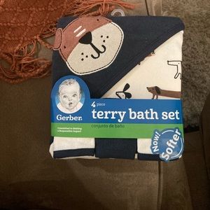 Bath set and wash cloths